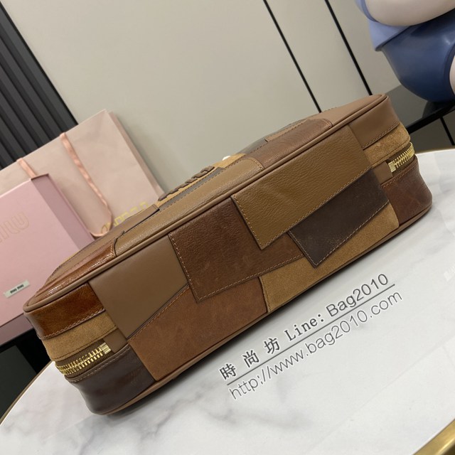 MIU MIU專櫃繆繆最新款小牛皮手提公事包 jh2740型號：5BB117